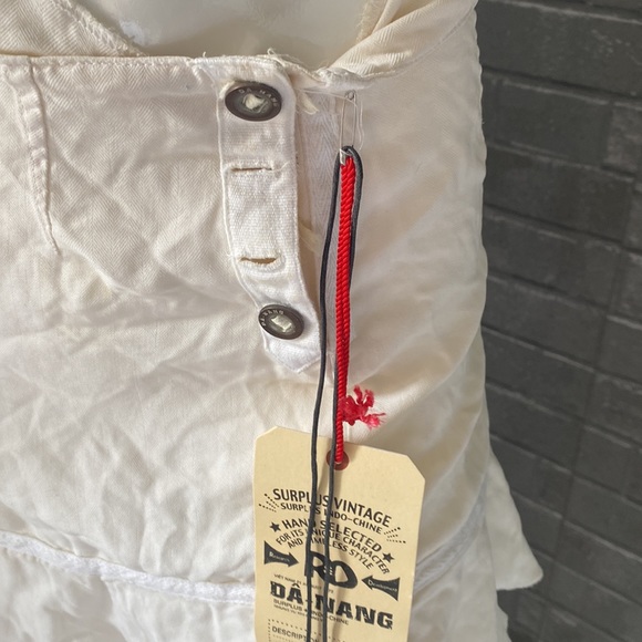 Da Nang skirt.   Size XS.  Two buttons missing although NWT - Picture 3 of 9